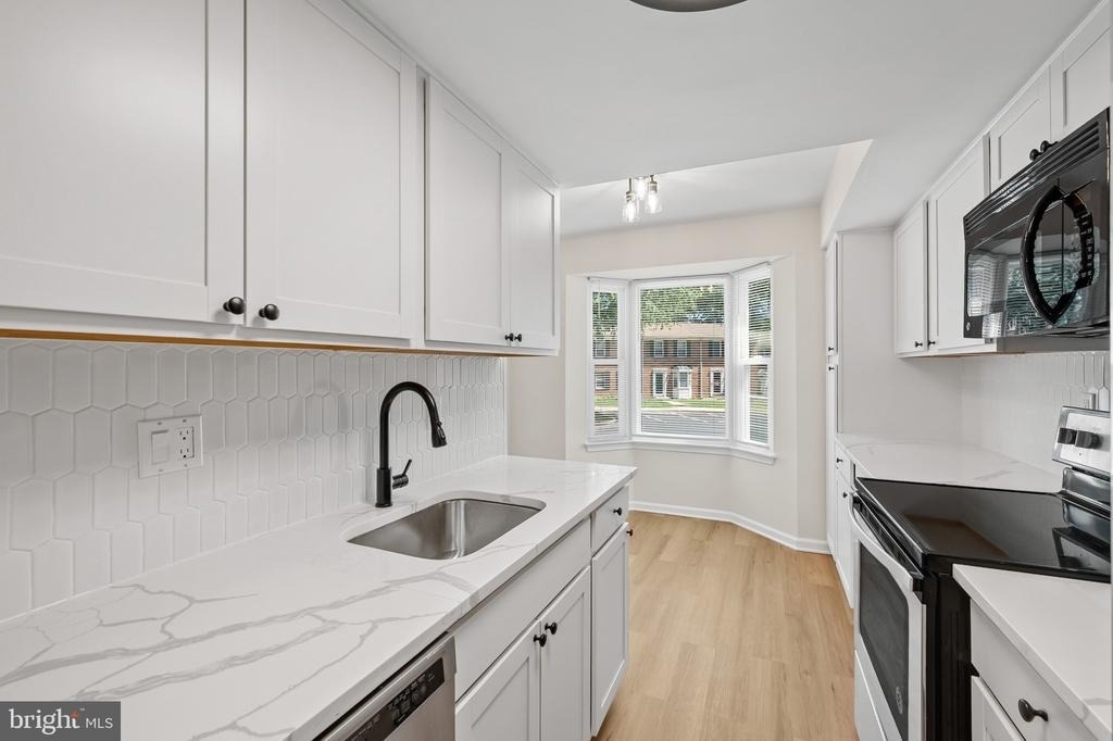6356 Ducketts Lane - Photo 3