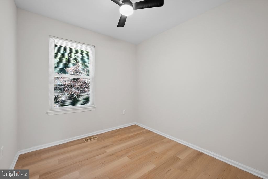 6356 Ducketts Lane - Photo 18