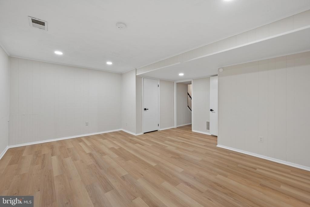 6356 Ducketts Lane - Photo 20