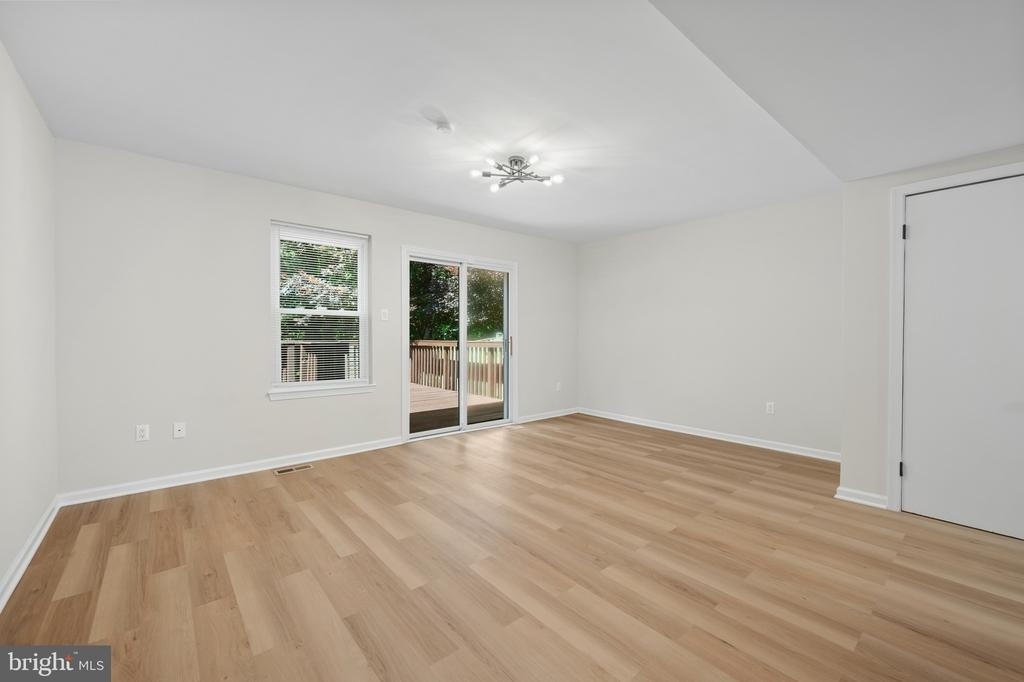 6356 Ducketts Lane - Photo 7