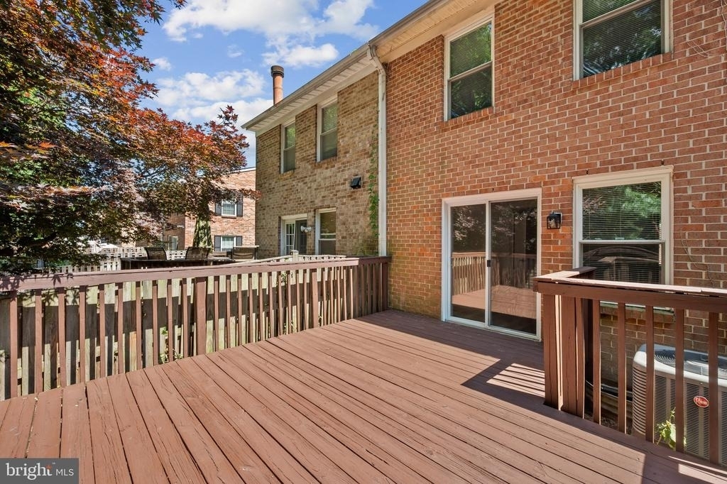 6356 Ducketts Lane - Photo 24