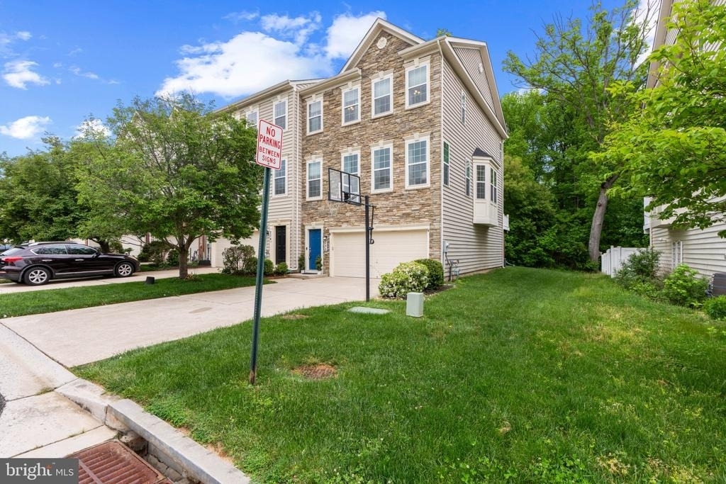 232 Mohegan Drive - Photo 1