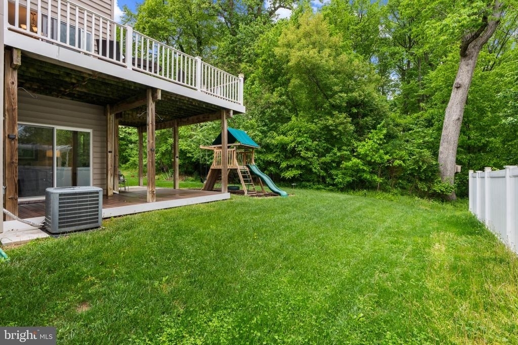 232 Mohegan Drive - Photo 30