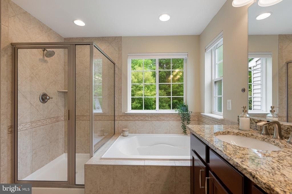 232 Mohegan Drive - Photo 19