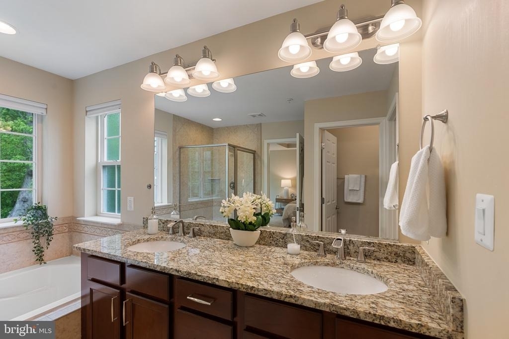 232 Mohegan Drive - Photo 18