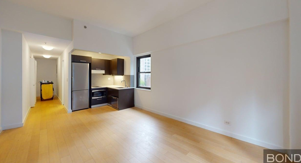 East 39th Street - Photo 2