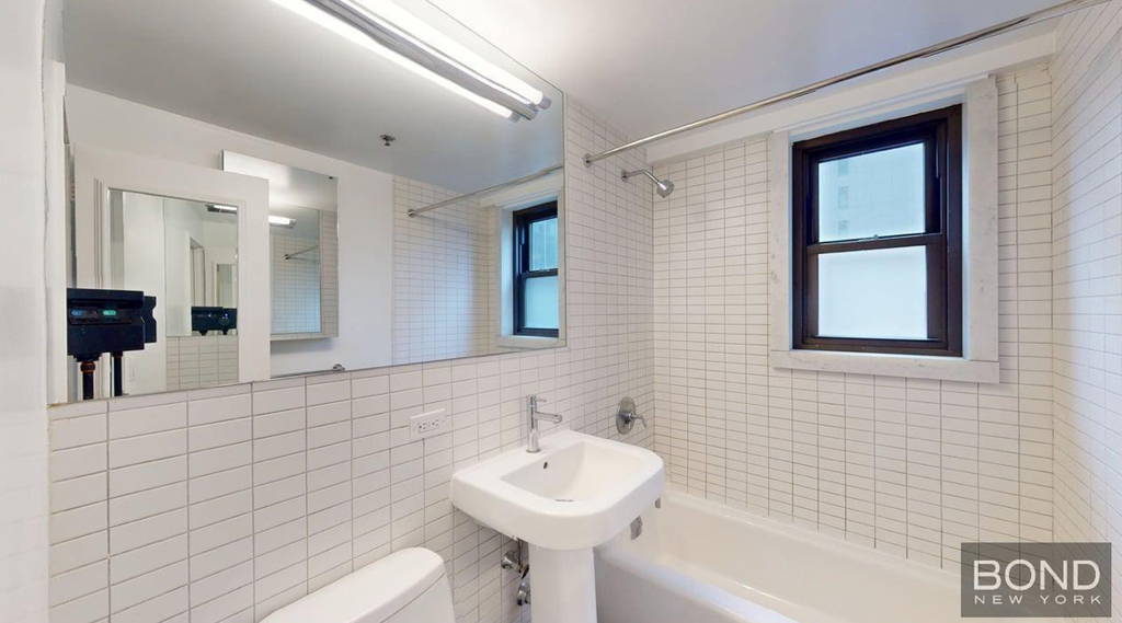 East 39th Street - Photo 4