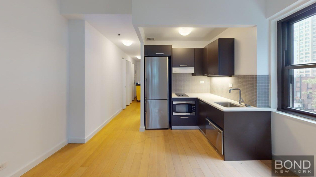 East 39th Street - Photo 0