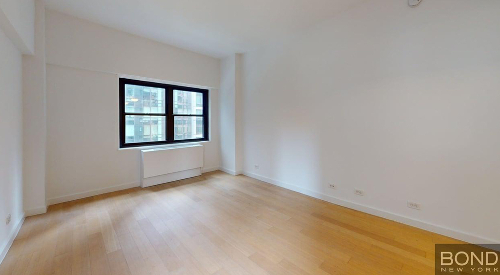 East 39th Street - Photo 1