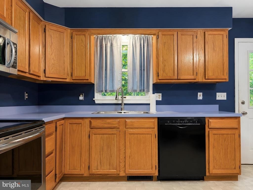 8433 Sailboat Lane - Photo 10