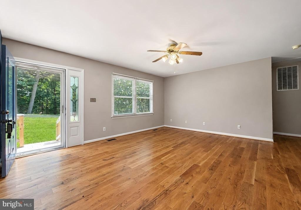 8433 Sailboat Lane - Photo 7