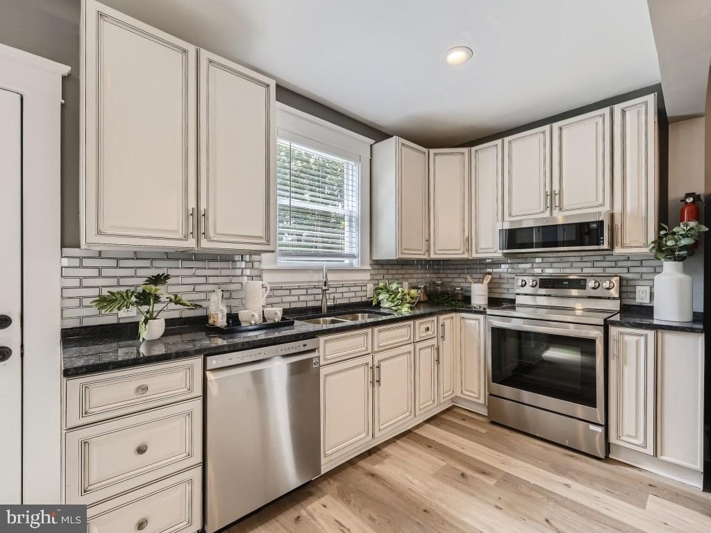 1826 Fairview Avenue - Photo 1