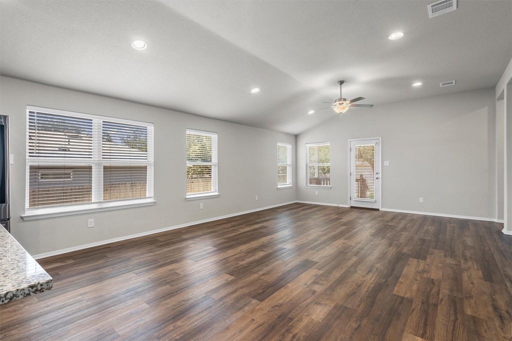 3906 Crockett Ave - Photo 11