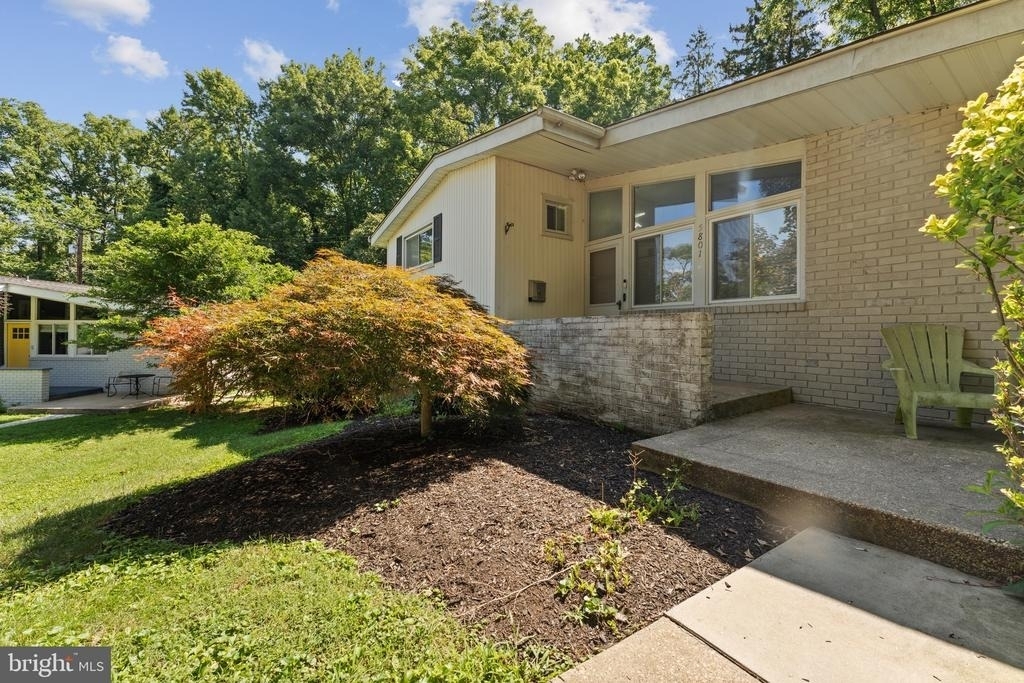 5801 Stuart Avenue - Photo 2