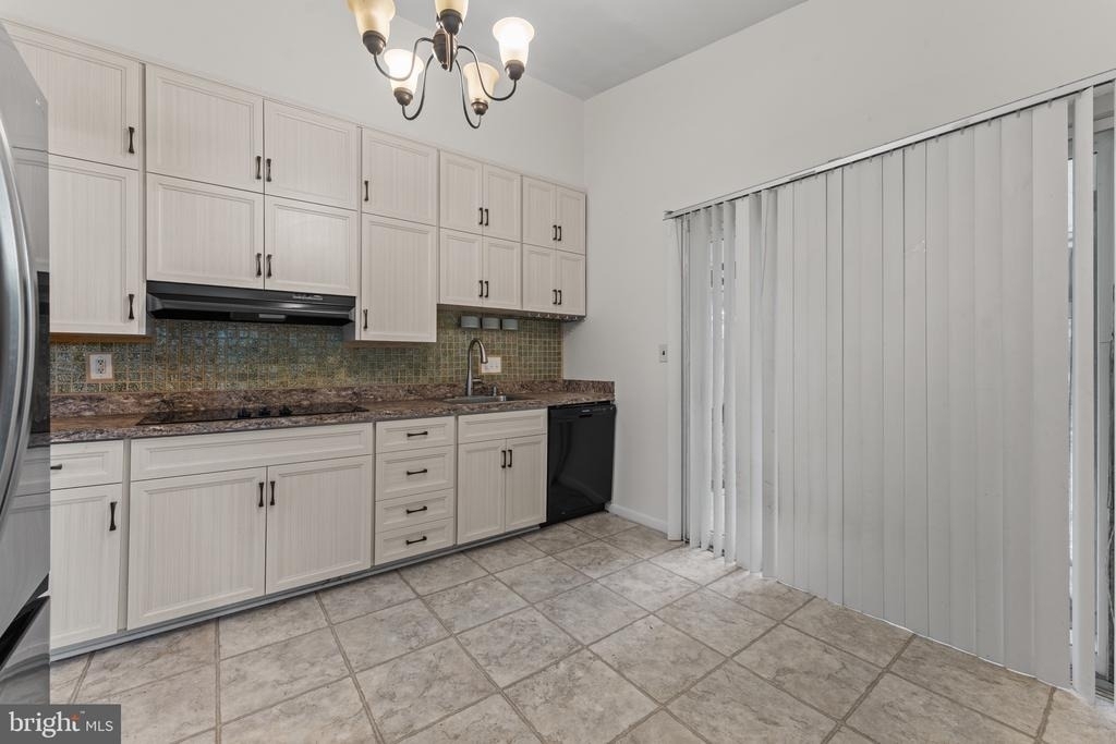 5801 Stuart Avenue - Photo 10