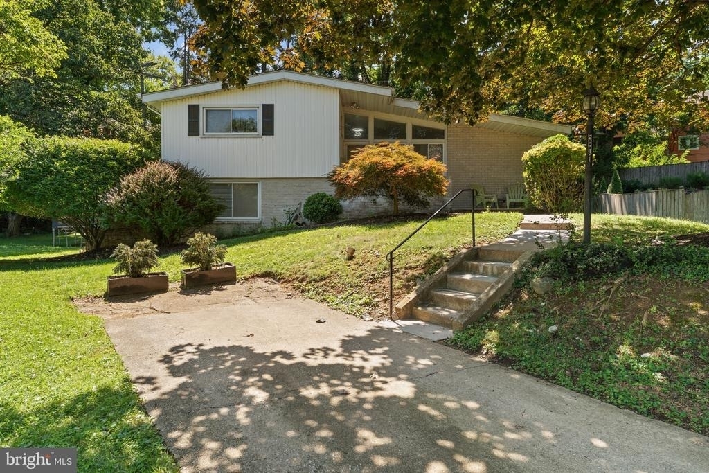 5801 Stuart Avenue - Photo 0