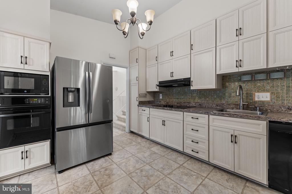 5801 Stuart Avenue - Photo 9
