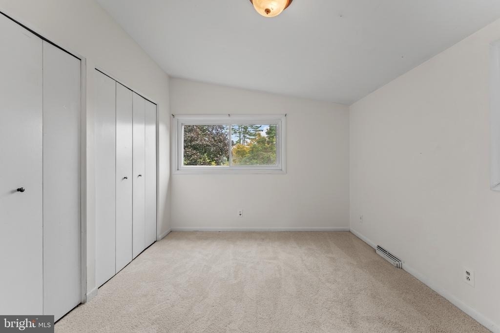 5801 Stuart Avenue - Photo 21