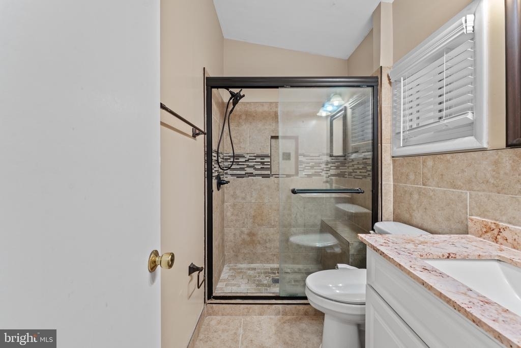 5801 Stuart Avenue - Photo 19