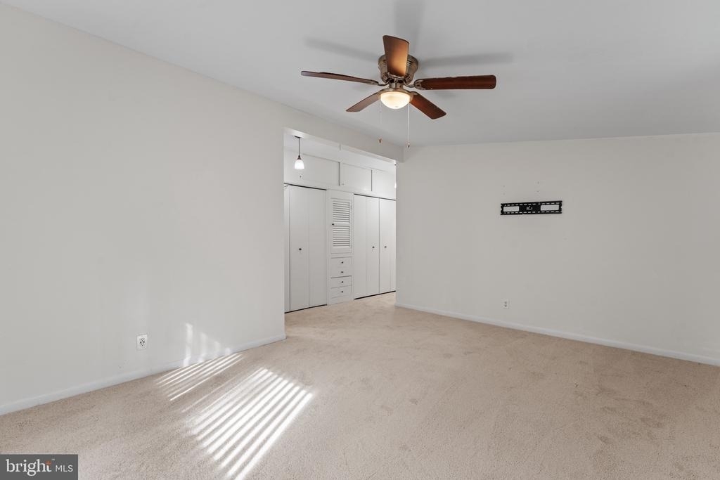 5801 Stuart Avenue - Photo 14