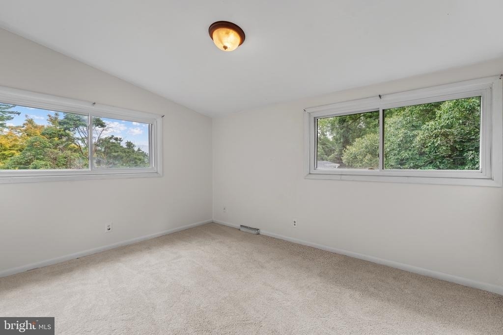 5801 Stuart Avenue - Photo 22