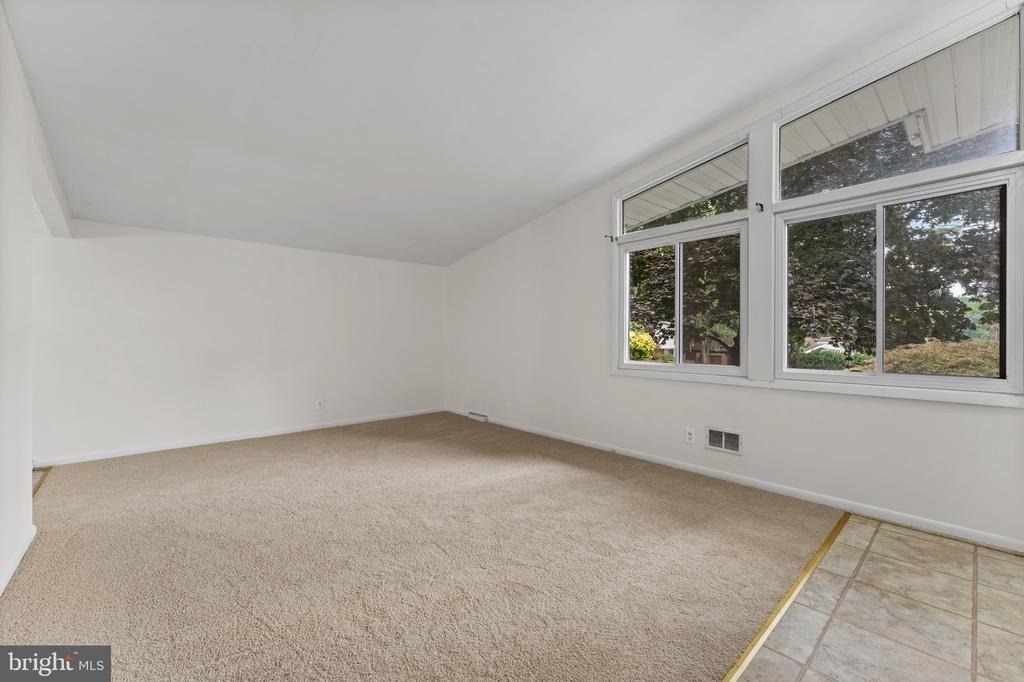 5801 Stuart Avenue - Photo 8