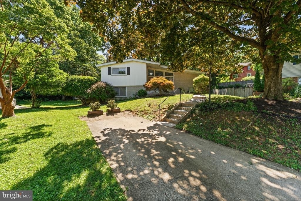 5801 Stuart Avenue - Photo 3