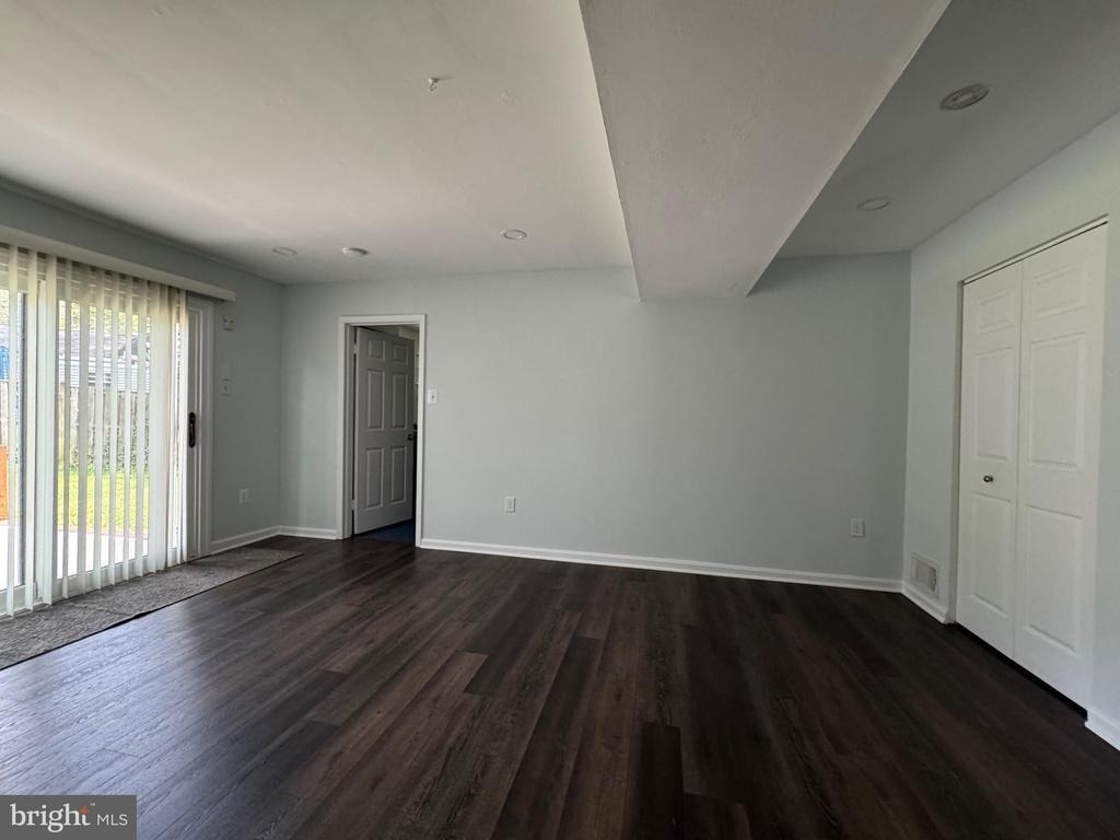 1717 Fallsway Drive - Photo 8