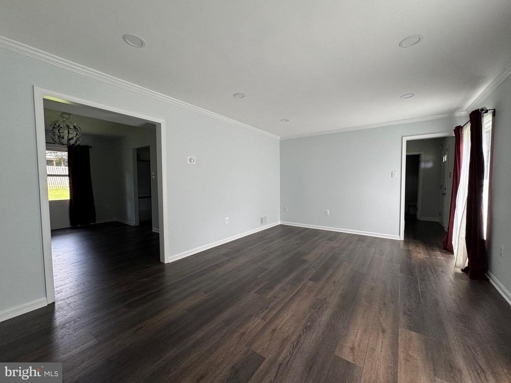 1717 Fallsway Drive - Photo 4