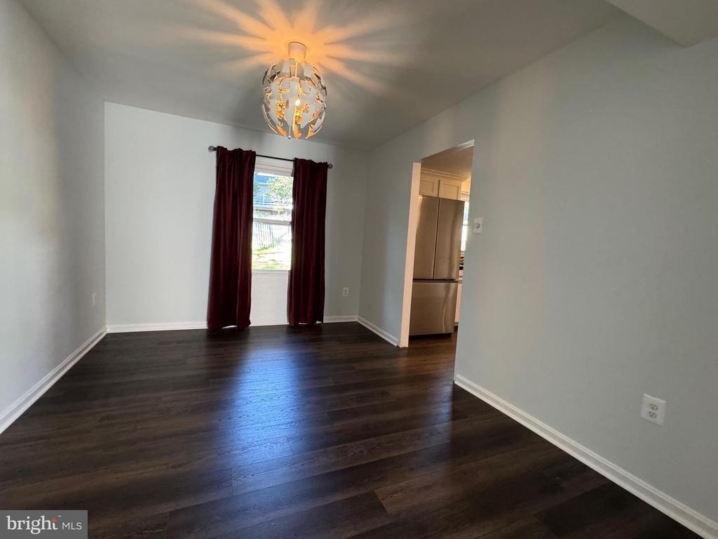 1717 Fallsway Drive - Photo 5