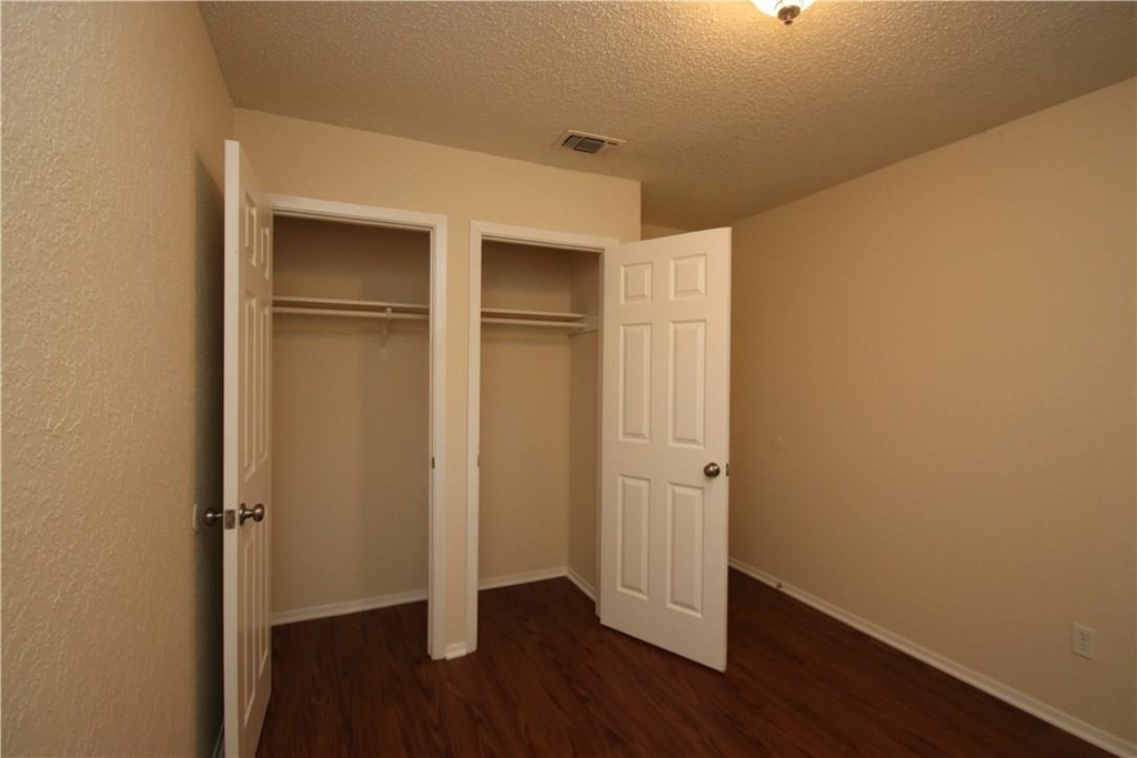 7017 Crosswood Dr - Photo 13