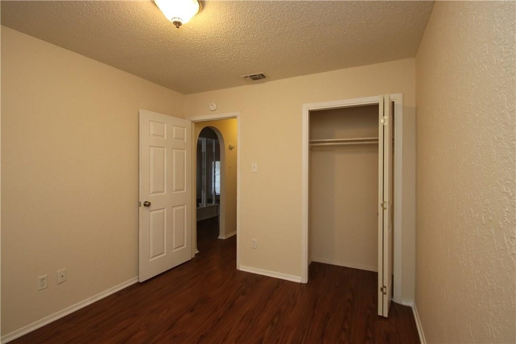 7017 Crosswood Dr - Photo 16