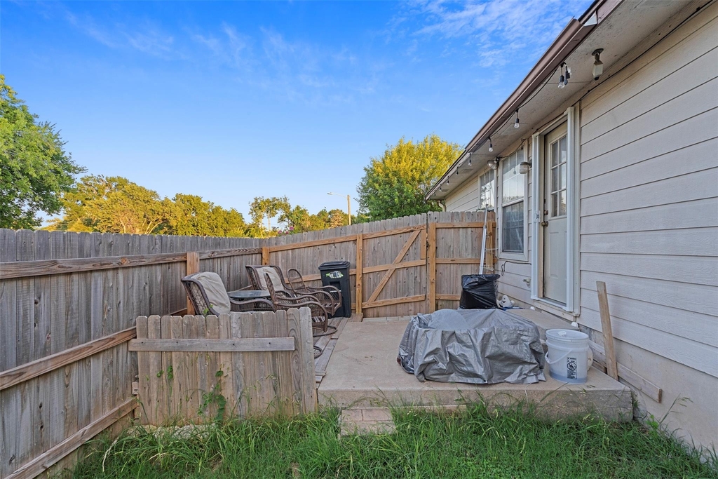 1000 Christopher Dr - Photo 21