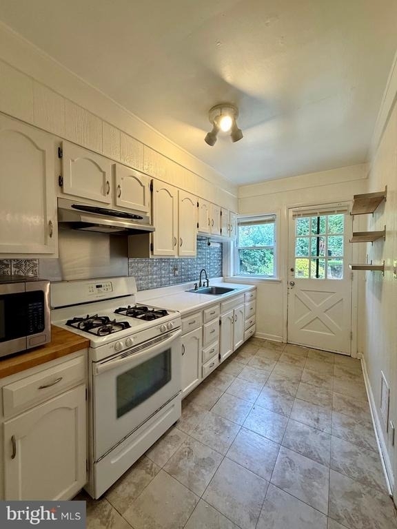 2105 Gilles Street - Photo 7