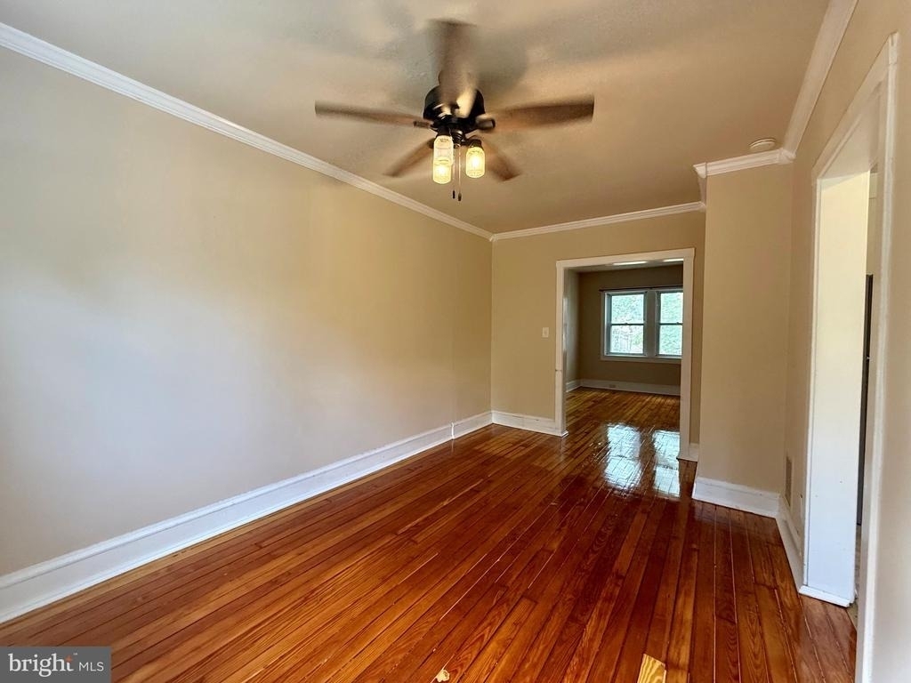 2105 Gilles Street - Photo 6