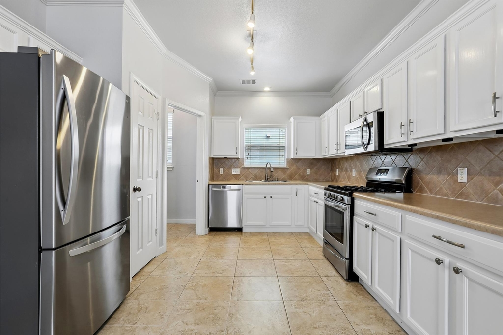 1001 Monadale Trl - Photo 14