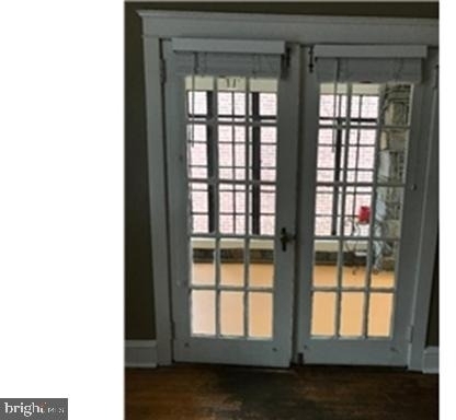 2103 N Franklin Street - Photo 2