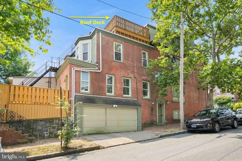 1016 Kirk Avenue - Photo 0