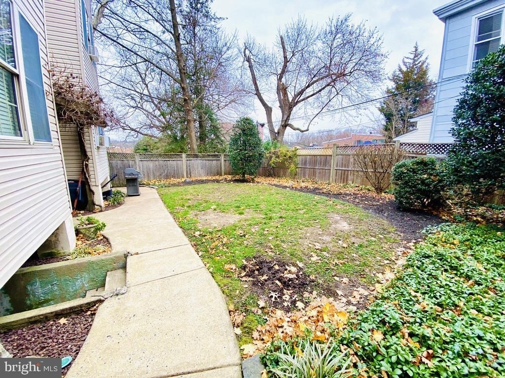 1505 Delaware Avenue - Photo 23