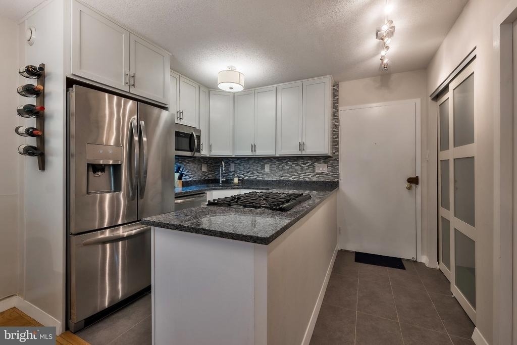 2201 L Street Nw - Photo 2