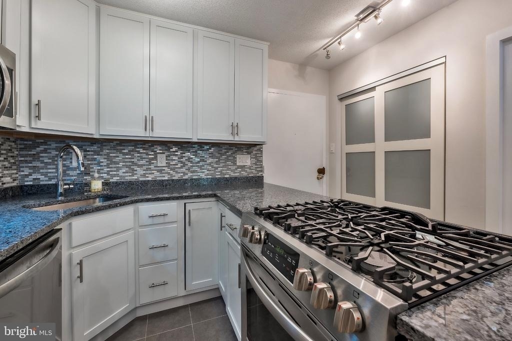 2201 L Street Nw - Photo 6