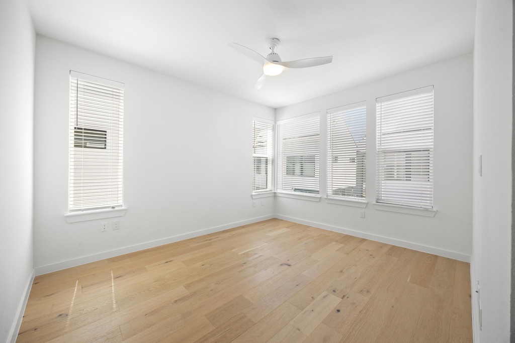2200 Mcfly St - Photo 14