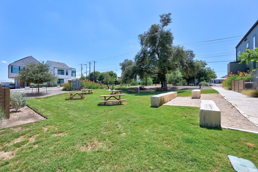 2200 Mcfly St - Photo 21