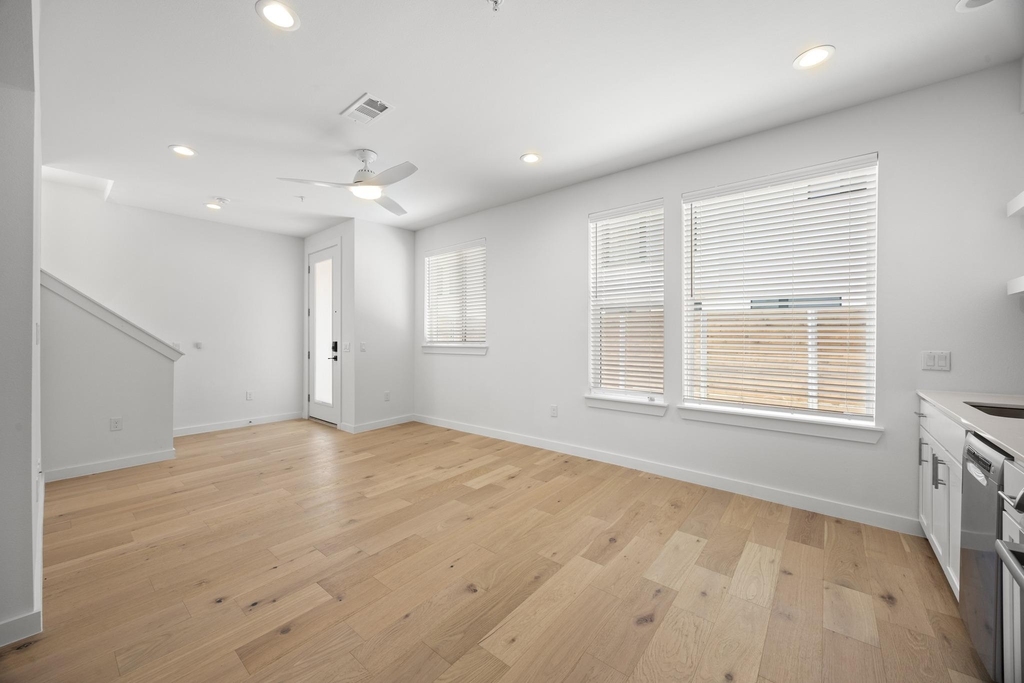 2200 Mcfly St - Photo 11