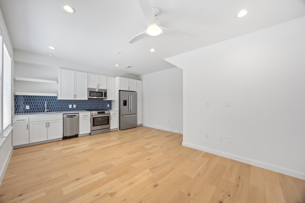 2200 Mcfly St - Photo 9