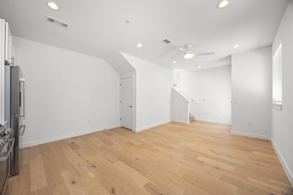 2200 Mcfly St - Photo 10