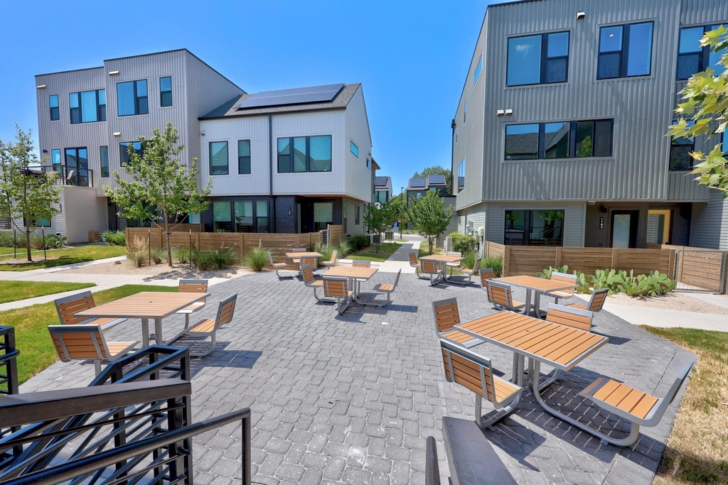 2200 Mcfly St - Photo 25
