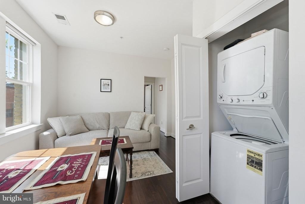 315 G Street Ne - Photo 9