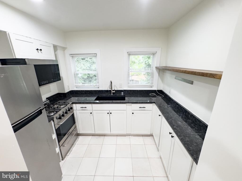 2807 4th Street Ne - Photo 1
