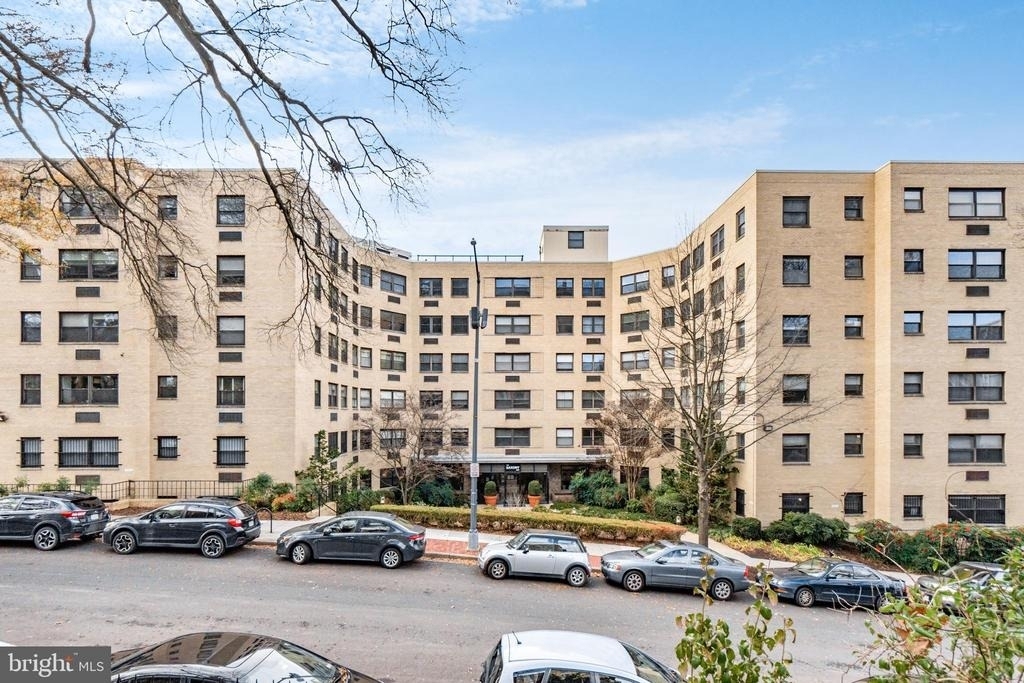1801 Clydesdale Place Nw - Photo 1